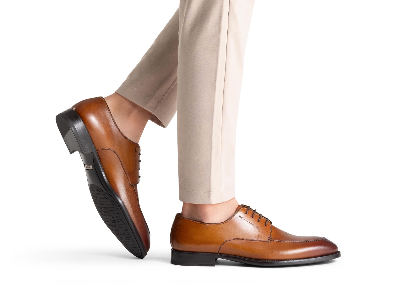 The Alva Tabaco pairs well with light color dress pants