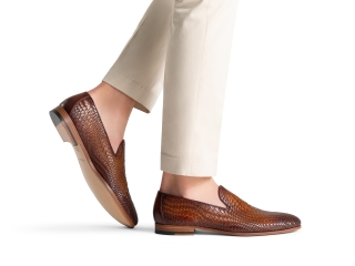 The Herrera Cuero pairs well with light colored pants