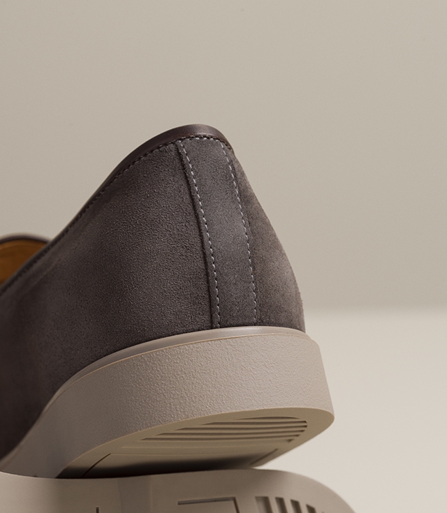 An enhanced view of the Danil dress shoe’s heel and sole details.