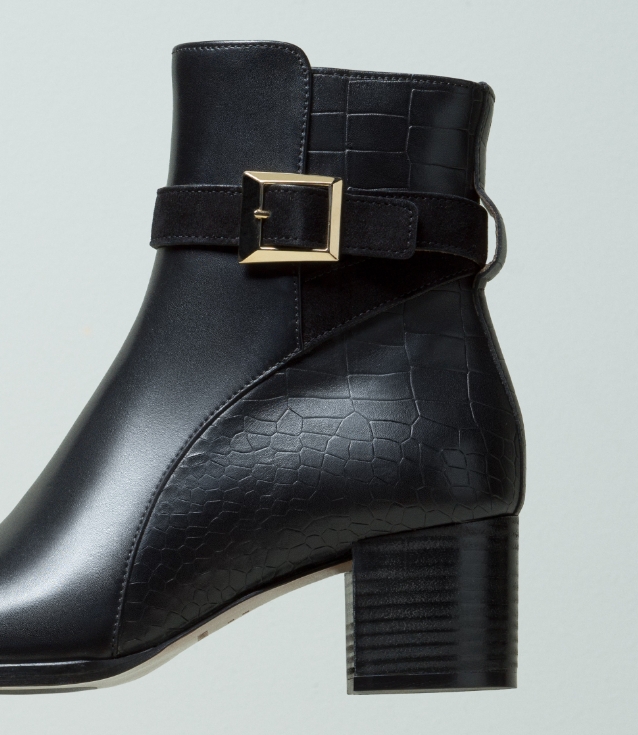 Close up of the heel and buckle of the Magnanni Nadia boot.