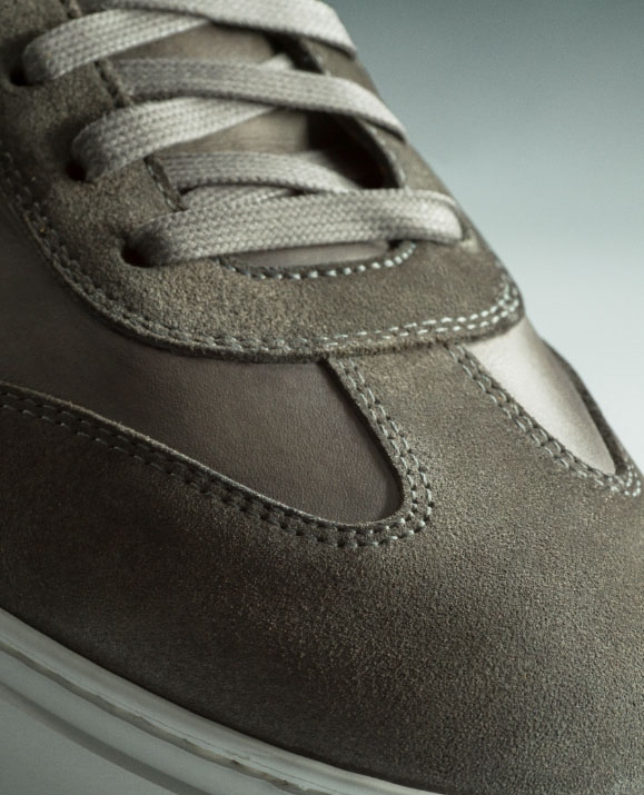 Close up of the toe of the Magnanni Spero Grey sneaker.